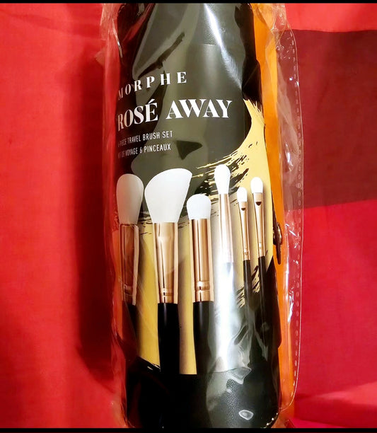 morphe brushes in UAE at www.canadianbeautybyshareenx.com 